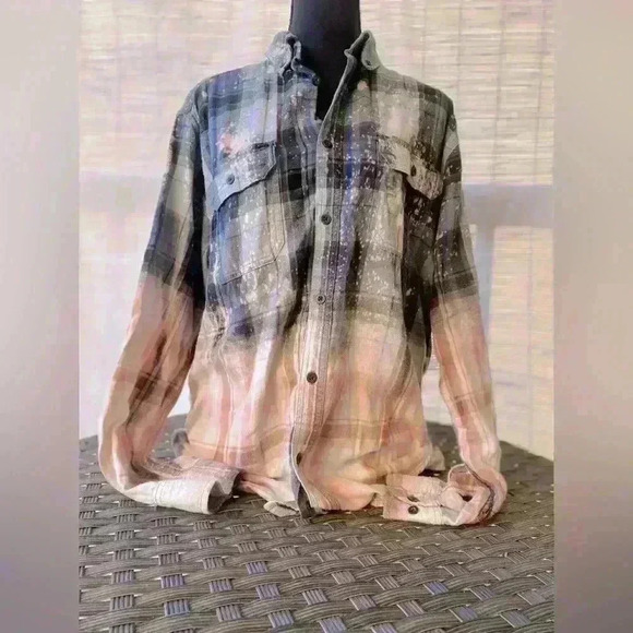 Distressed & bleached flannel -  Blue, light pink, cream , black sz M medium - Picture 1 of 4